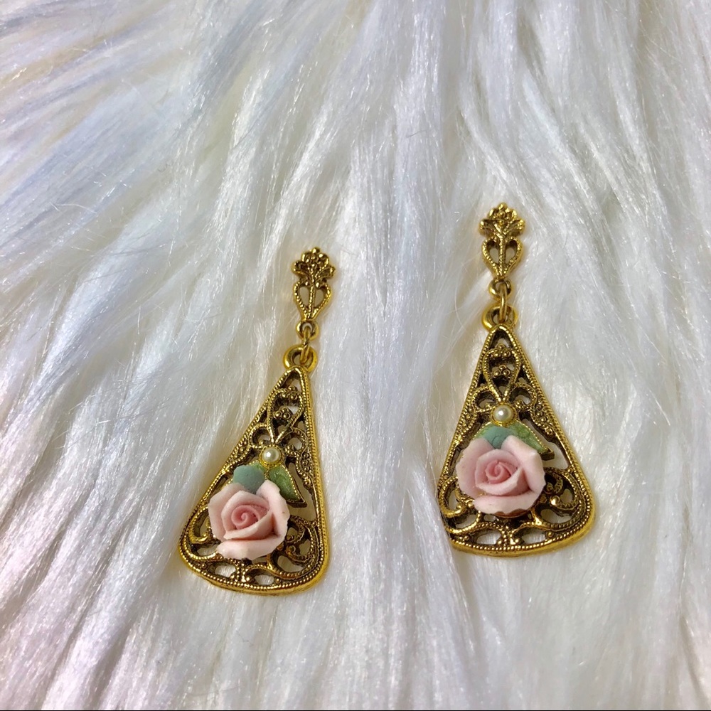Vintage Gold Rose Earrings